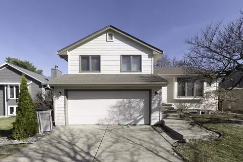 5935 Ashland Pl, Johnston, IA 50131