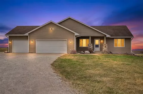 2374 380th St, Jewell, IA 50130
