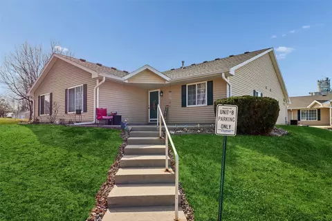 1100 N 6th St #8, Indianola, IA 50125