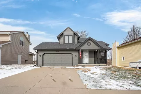 1213 N 7th St, Indianola, IA 50125