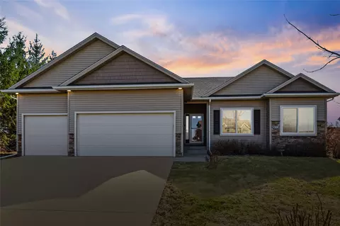 5075 Andrews Pl, Pleasant Hill, IA 50327