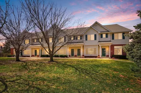 2090 Ridgeview Cir, Clive, IA 50325