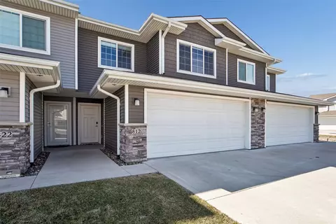 812 NE Landon Ln, Waukee, IA 50263