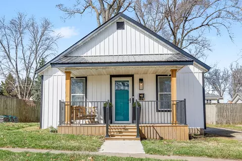 114 S Conrey St, Knoxville, IA 50138