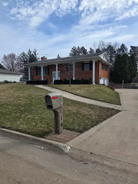 110 Bicentennial Ct, Webster City, IA 50595