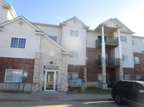 6255 Beechtree Dr #1204, West Des Moines, IA 50266