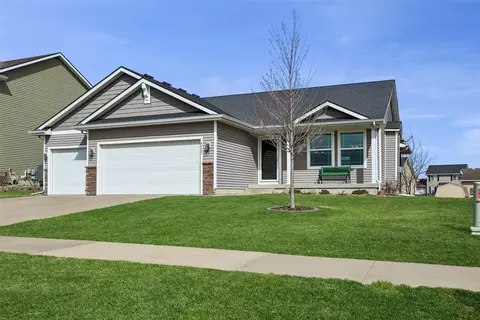 4725 NE Innsbruck Dr, Ankeny, IA 50021