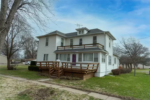 320 3rd St, Reasnor, IA 50232