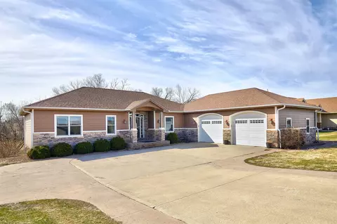 15286 NE 42nd St, Cambridge, IA 50046