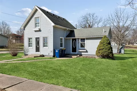 405 County Line Rd, Victor, IA 52347