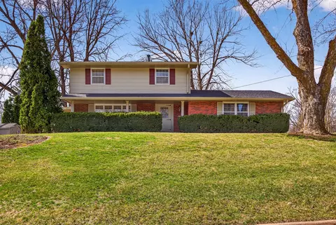 2012 66th St, Windsor Heights, IA 50324