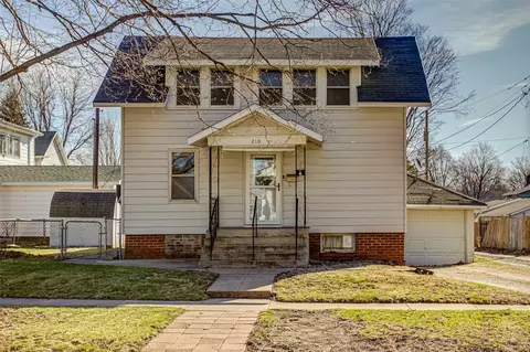 210 S Tama St, Boone, IA 50036