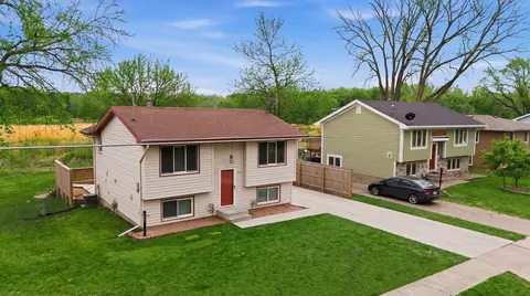 719 Winegardner Rd, Des Moines, IA 50317