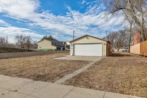 304 SE Main St, Grimes, IA 50111