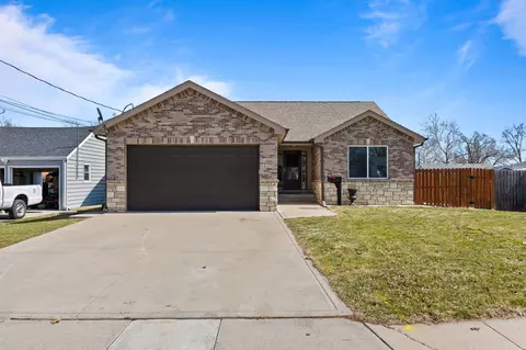 4115 69th St, Urbandale, IA 50322