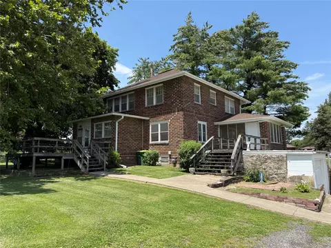 1706 W Summit St, Winterset, IA 50273