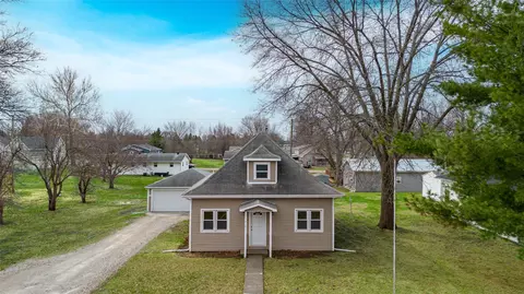 410 W American St, Monroe, IA 50170