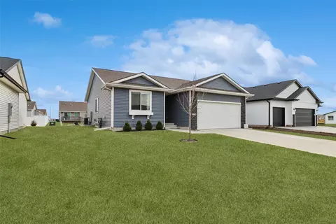 1320 Locust St, Waukee, IA 50263