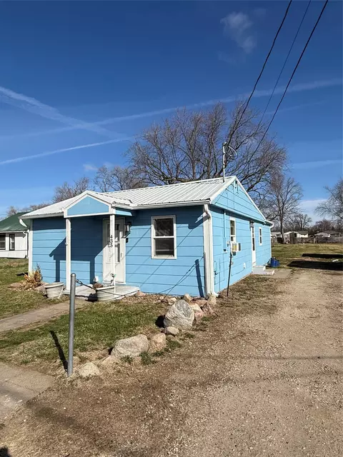 435 NW 49th Pl, Des Moines, IA 50313