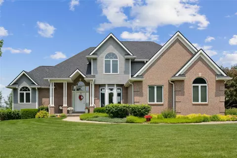11875 NW Oaktree Dr, Grimes, IA 50111