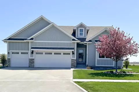 306 35th St SE, Altoona, IA 50009