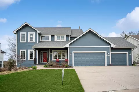 6832 Morningside Cir, Johnston, IA 50131