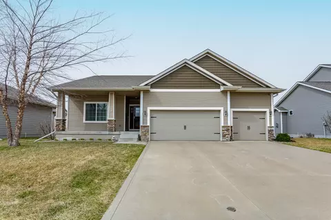 2060 SE Parkview Crossing Dr, Waukee, IA 50263