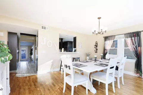 4119 70th St, Urbandale, IA 50322