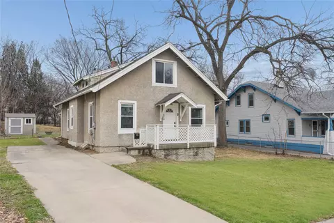 829 29th St, Des Moines, IA 50312