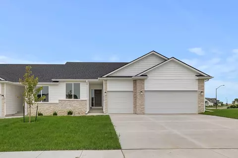 5722 NE Creek Ridge Dr, Ankeny, IA 50021