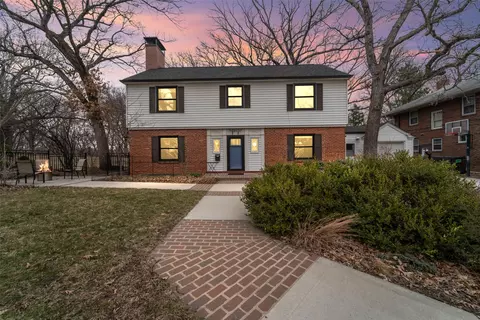 3207 Oakland St, Ames, IA 50014