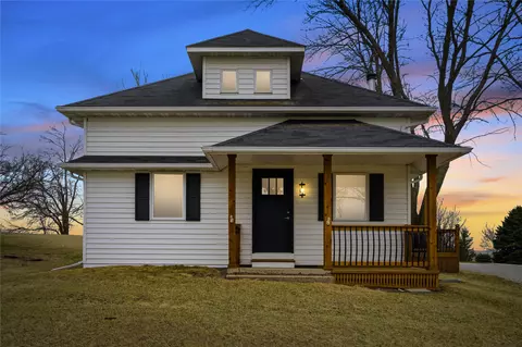 18002 240th St, Adel, IA 50003