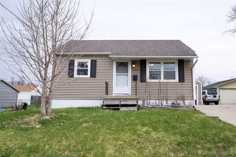 1912 59th St, Des Moines, IA 50322