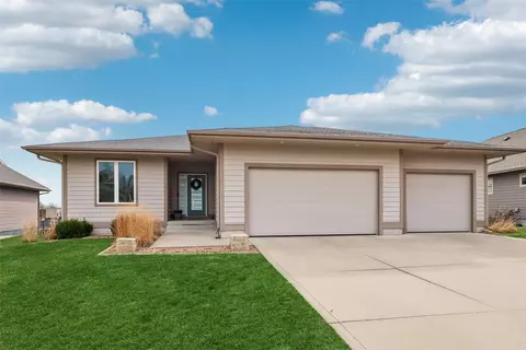 1315 Bailey Ct, Adel, IA 50003