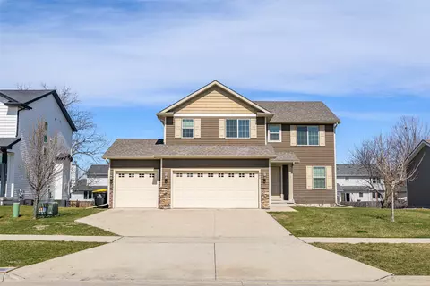 885 Northview Dr, Waukee, IA 50263