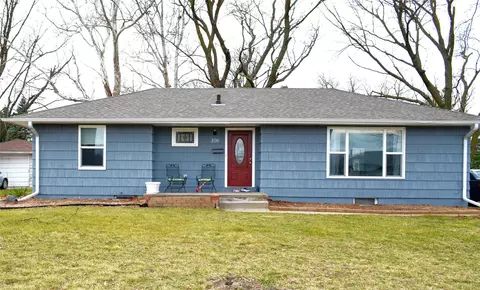 106 NW Scott St, Ankeny, IA 50023