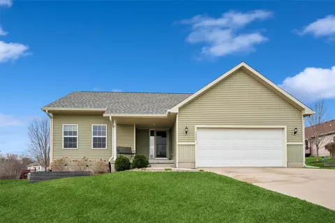 1505 W Henderson Pl, Indianola, IA 50125