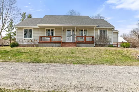13069 Garst Trl, Indianola, IA 50125