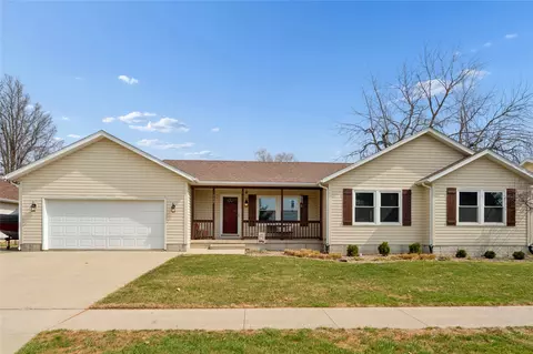 500 S Veverka Dr, Prairie City, IA 50228