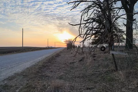 566 Hardin Rd, Alden, IA 50006