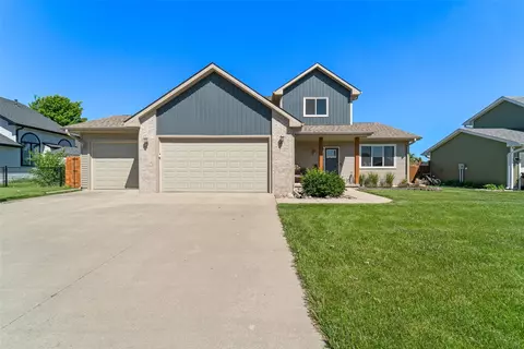 302 Upstill St, Gilbert, IA 50105