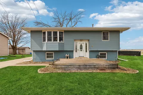 98 Snyder St SE, Bondurant, IA 50035