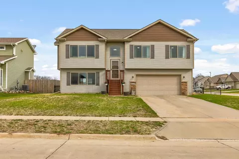 1413 Lyndale Dr, Polk City, IA 50226