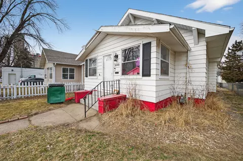 2048 E Walnut St, Des Moines, IA 50317