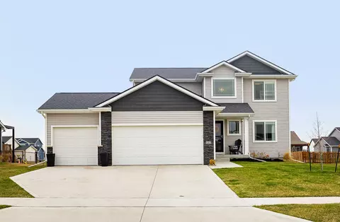 410 Westwood Dr, Huxley, IA 50124