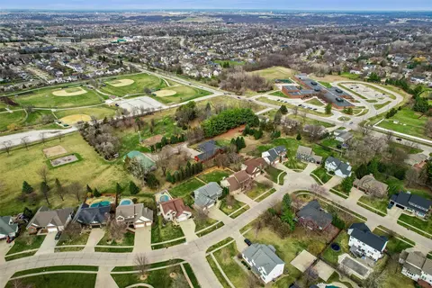 1905 SE Hawthorne Ridge Dr, Waukee, IA 50263