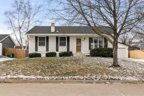 218 NW Bayberry Ln, Ankeny, IA 50023