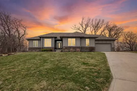 1201 North Dr, Polk City, IA 50226