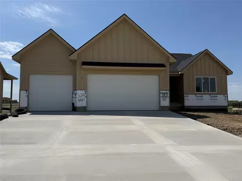3800 Fieldstone Dr, Waukee, IA 50263