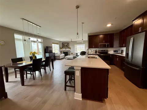 9065 Bishop Dr #106, West Des Moines, IA 50266